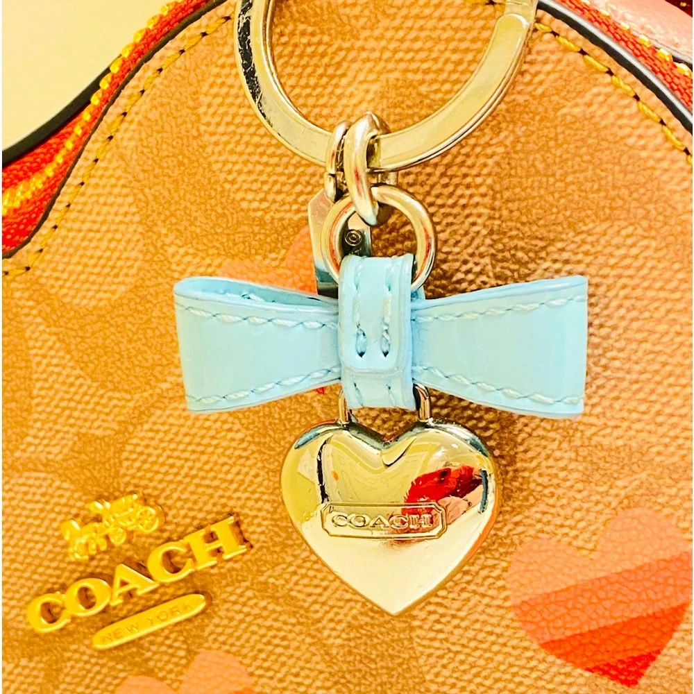 Coach heart keychain - Picture 3 of 7